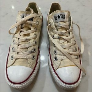 Women converse size 9 men’s size 7 off white